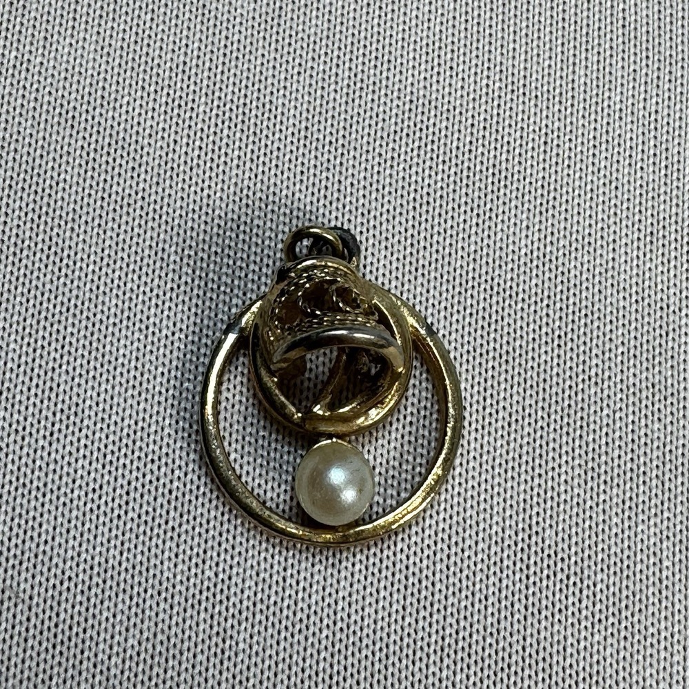 Gold Tone Round Pendant With Faux Pearl